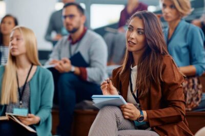 ¿Vale la pena hacer un MBA sin experiencia previa? Másters para recién graduados